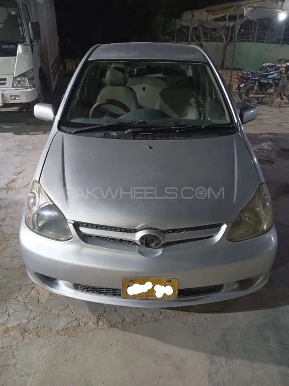 Toyota Platz 2003 for Sale in Karachi Image-1