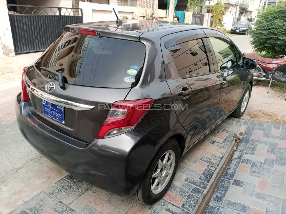 Toyota Vitz 2014 for Sale in Lahore Toyota Vitz 2014 for Sale in Lahore Image-4