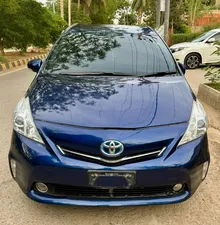 Toyota Prius Alpha S 2013 for Sale