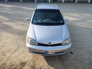 Toyota Platz F 1.3 2002 for Sale