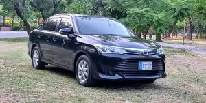 Toyota Corolla Axio Hybrid 1.5 2017 for Sale