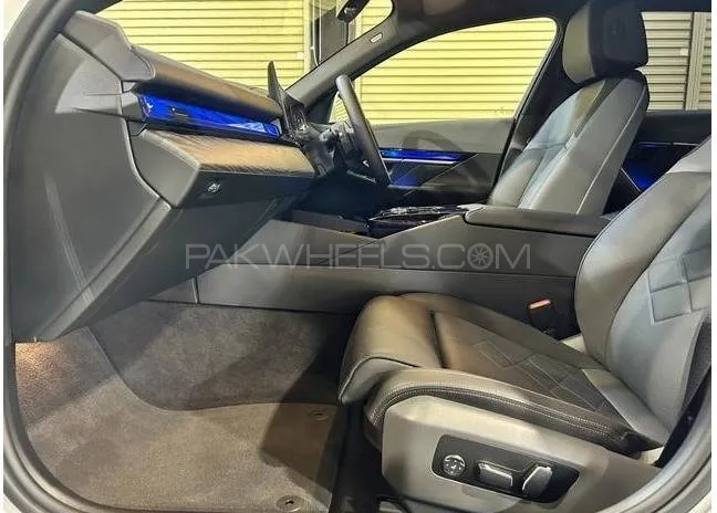 BMW 5 Series 2024 for Sale in Lahore BMW 5 Series 2024 for Sale in Lahore Image-5