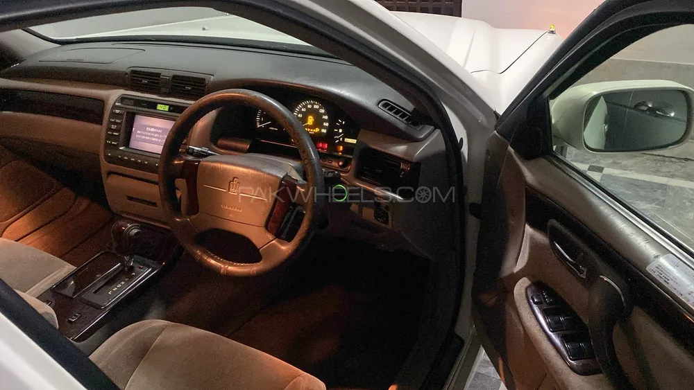 Toyota Crown 2001 for Sale in Lahore Toyota Crown 2001 for Sale in Lahore Image-5