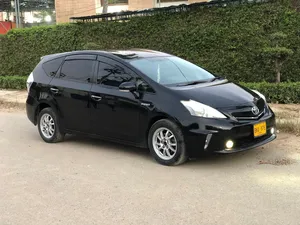 Toyota Prius Alpha S Touring 2014 for Sale