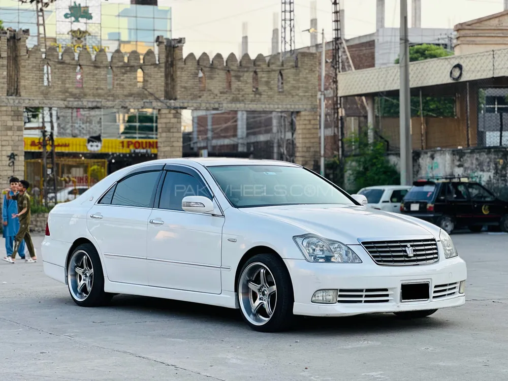 Toyota Crown 2005 for Sale in Islamabad Image-1