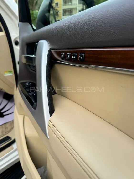 Toyota Land Cruiser 2015 for Sale in Karachi Toyota Land Cruiser 2015 for Sale in Karachi Image-12