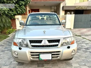 Mitsubishi Pajero GLS 2.8D 2004 for Sale