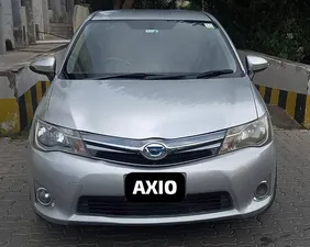 Toyota Corolla Axio Hybrid 1.5 2013 for Sale