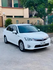 Toyota Corolla Axio Hybrid 1.5 2013 for Sale