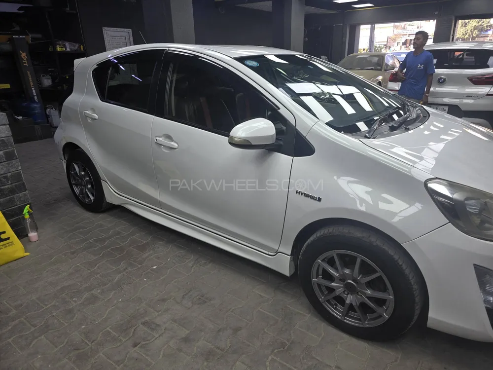 Toyota Aqua 2013 for Sale in Karachi Image-1