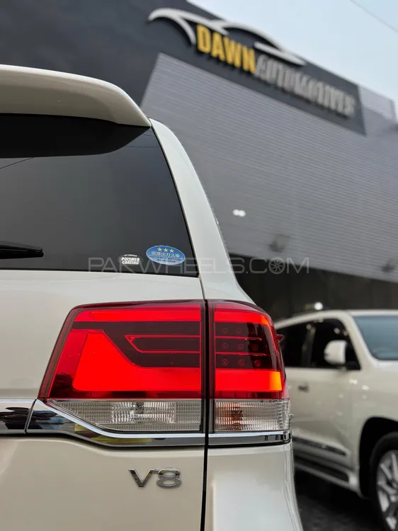 Toyota Land Cruiser 2018 for Sale in Lahore Toyota Land Cruiser 2018 for Sale in Lahore Image-7