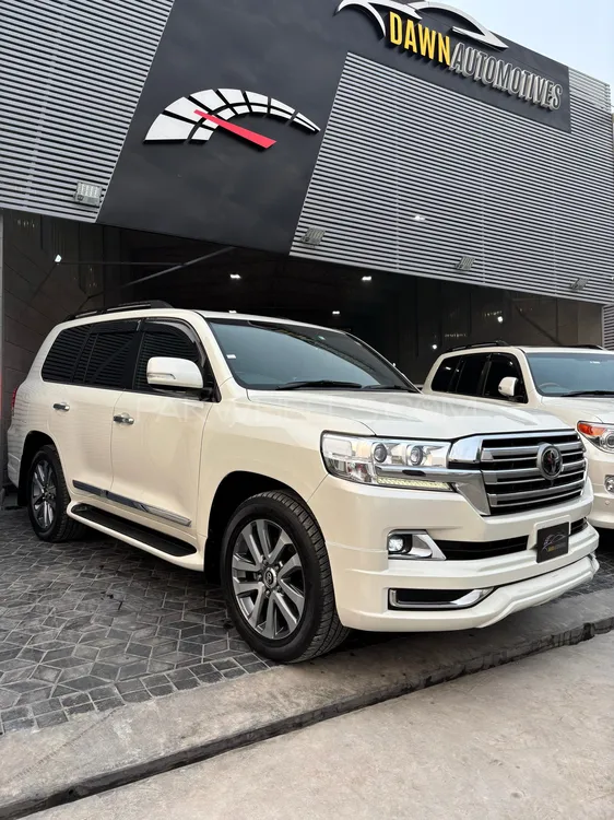 Toyota Land Cruiser 2018 for Sale in Lahore Toyota Land Cruiser 2018 for Sale in Lahore Image-3