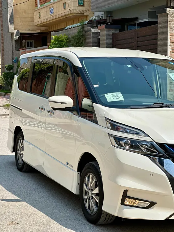 Nissan Serena 2018 for Sale in Peshawar Nissan Serena 2018 for Sale in Peshawar Image-9