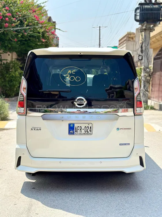 Nissan Serena 2018 for Sale in Peshawar Nissan Serena 2018 for Sale in Peshawar Image-10