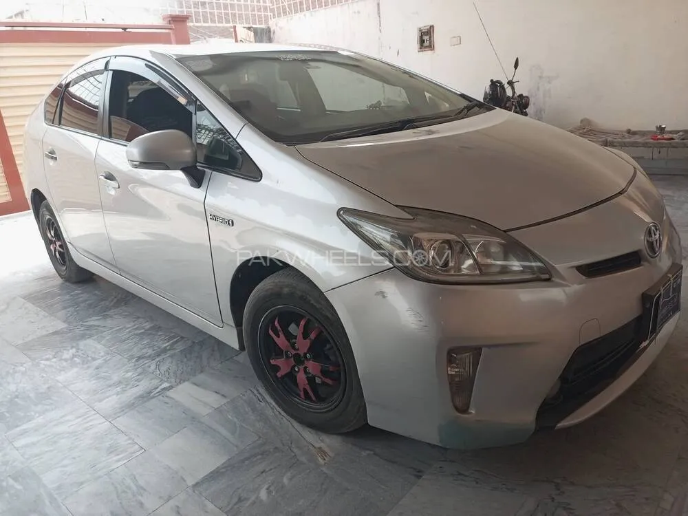 Toyota Prius 2012 for Sale in Faisalabad Toyota Prius 2012 for Sale in Faisalabad Image-2