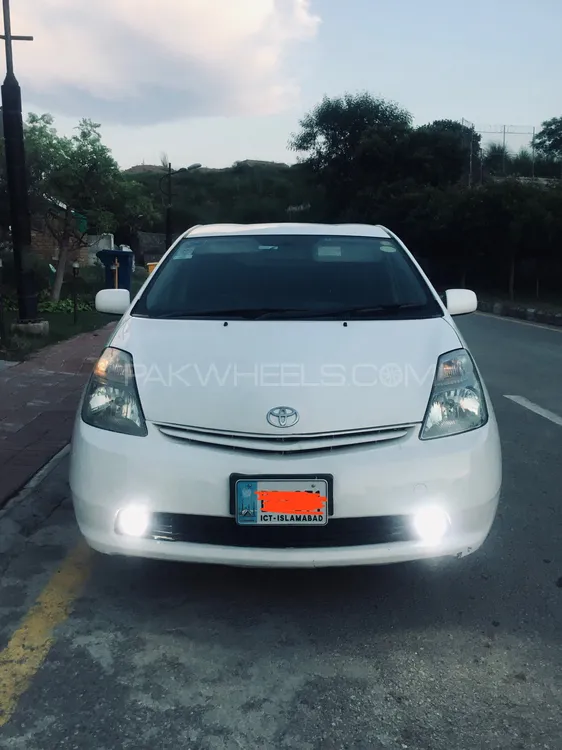 Toyota Prius 2011 for Sale in Islamabad Image-1