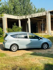 Toyota Prius Alpha G 2014 for Sale