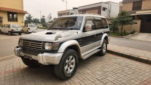 Mitsubishi Pajero Exceed Automatic 2.8D 1996 for Sale