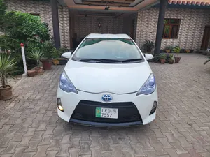 Toyota Aqua S 2013 for Sale