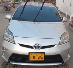 Toyota Prius S LED Edition 1.8 2015 for Sale