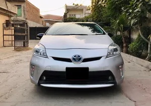 Toyota Prius S LED Edition 1.8 2014 for Sale