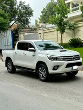 Toyota Hilux Revo V Automatic 3.0  2017 for Sale