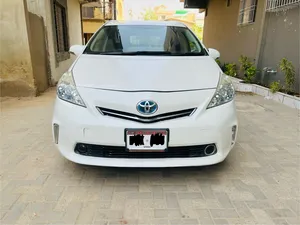 Toyota Prius Alpha G Touring 2012 for Sale