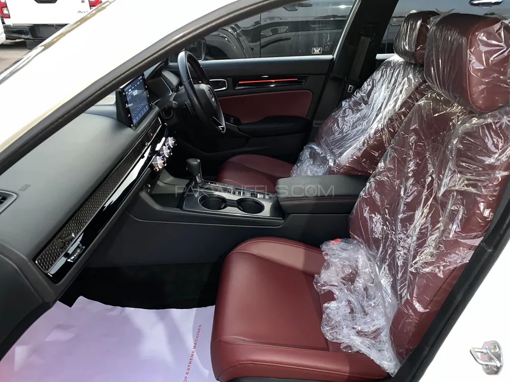 Honda Civic 2024 for Sale in Karachi Honda Civic 2024 for Sale in Karachi Image-12
