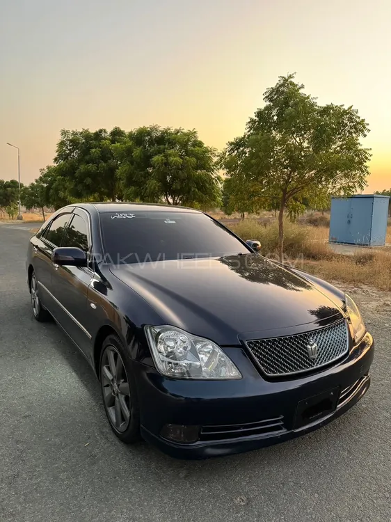 Toyota Crown 2004 for Sale in Lahore Toyota Crown 2004 for Sale in Lahore Image-6