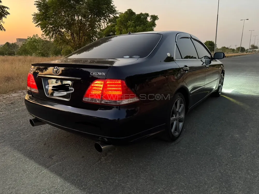 Toyota Crown 2004 for Sale in Lahore Toyota Crown 2004 for Sale in Lahore Image-11