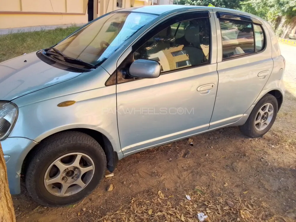 Toyota Vitz 2004 for Sale in Karachi Image-1