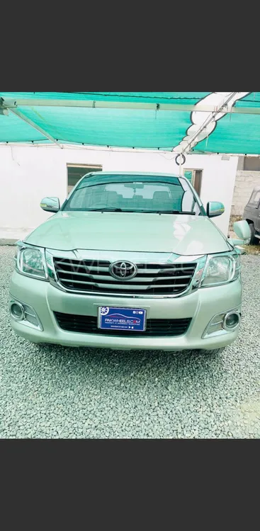 Toyota Hilux 2013 for Sale in Islamabad Image-1