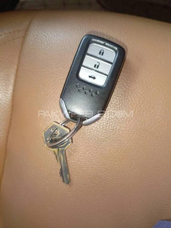 Honda Civic 2018 for Sale in Lahore Honda Civic 2018 for Sale in Lahore Image-13