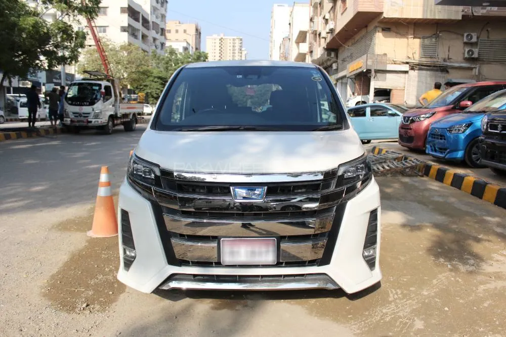 ٹویوٹا نوح 2018 for Sale in کراچی ٹویوٹا نوح 2018 for Sale in کراچی Image-2