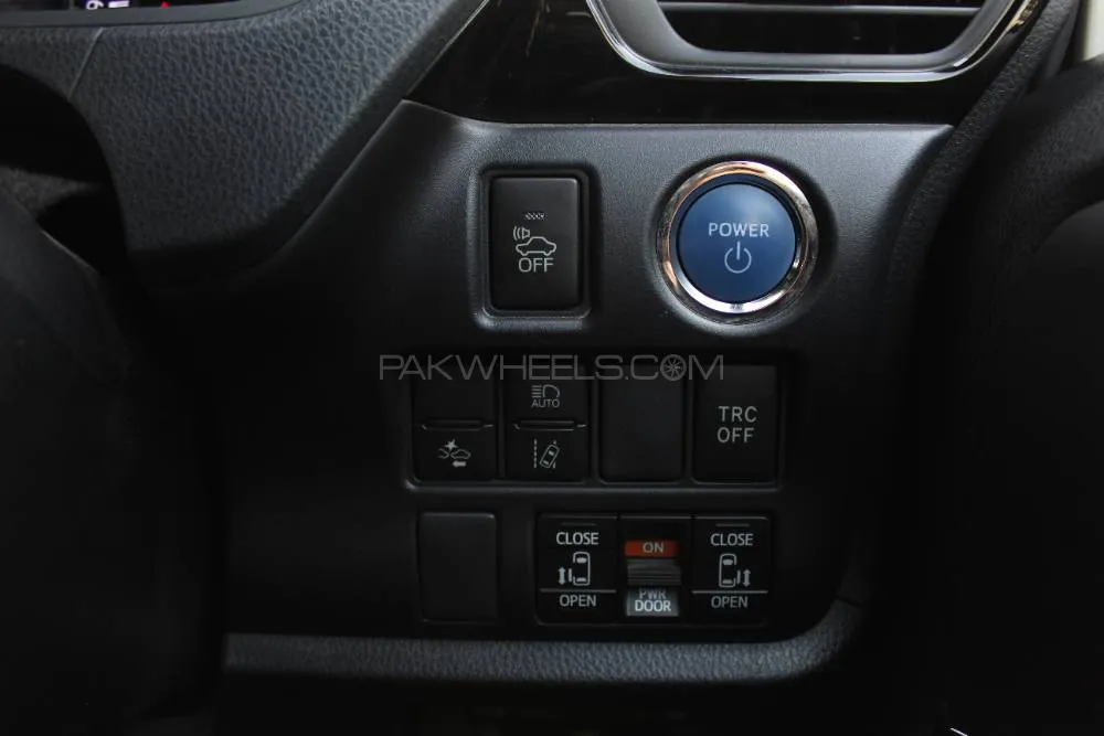 ٹویوٹا نوح 2018 for Sale in کراچی ٹویوٹا نوح 2018 for Sale in کراچی Image-14