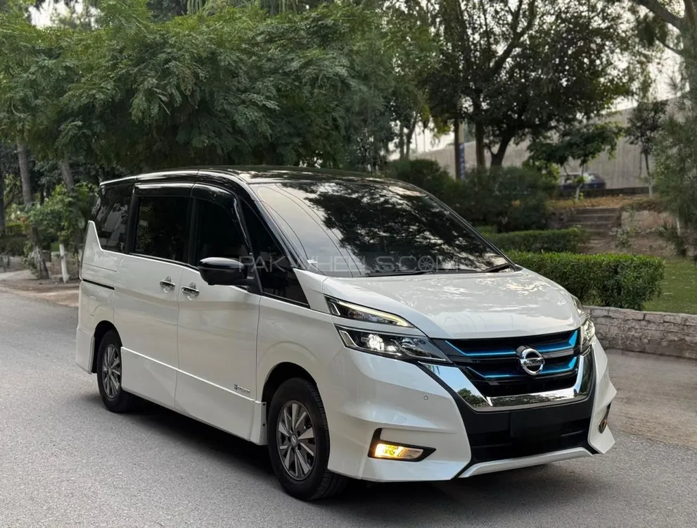 Nissan Serena 2018 for Sale in Islamabad Image-1