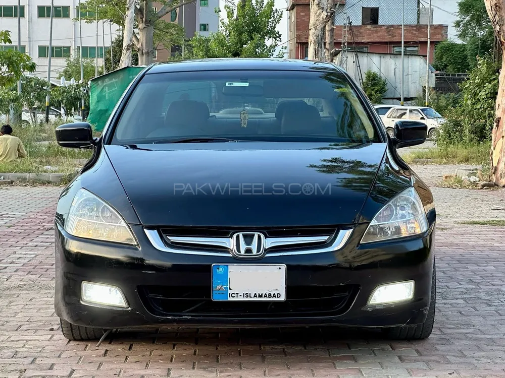 Honda Accord 2005 for Sale in Islamabad Image-1