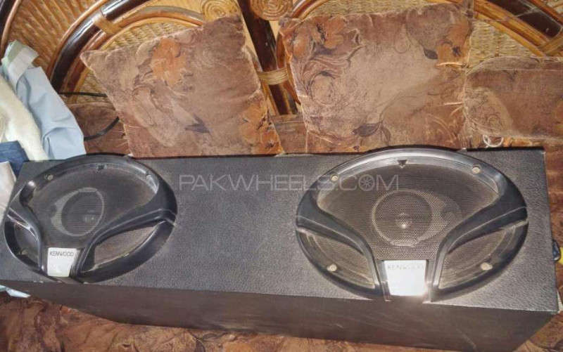  Kenwood audio player with 2 kenwood speakers  Image-1