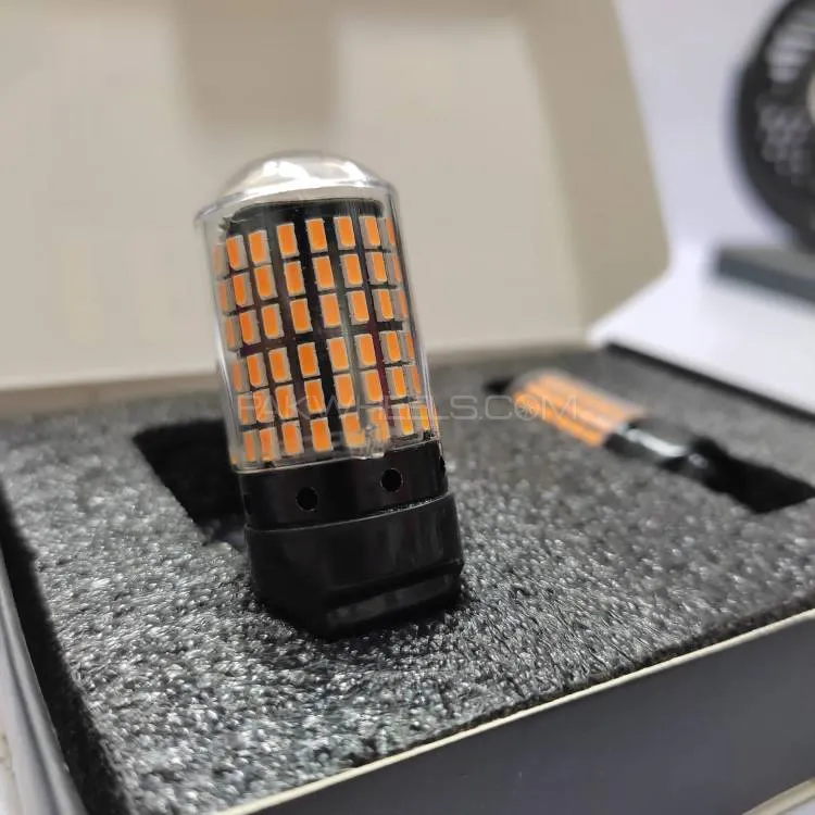 T 10 Bulbs Orange Fish Holder Image-1