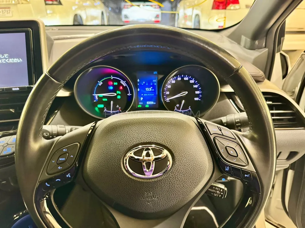 Toyota C-HR 2018 for Sale in Karachi Toyota C-HR 2018 for Sale in Karachi Image-6
