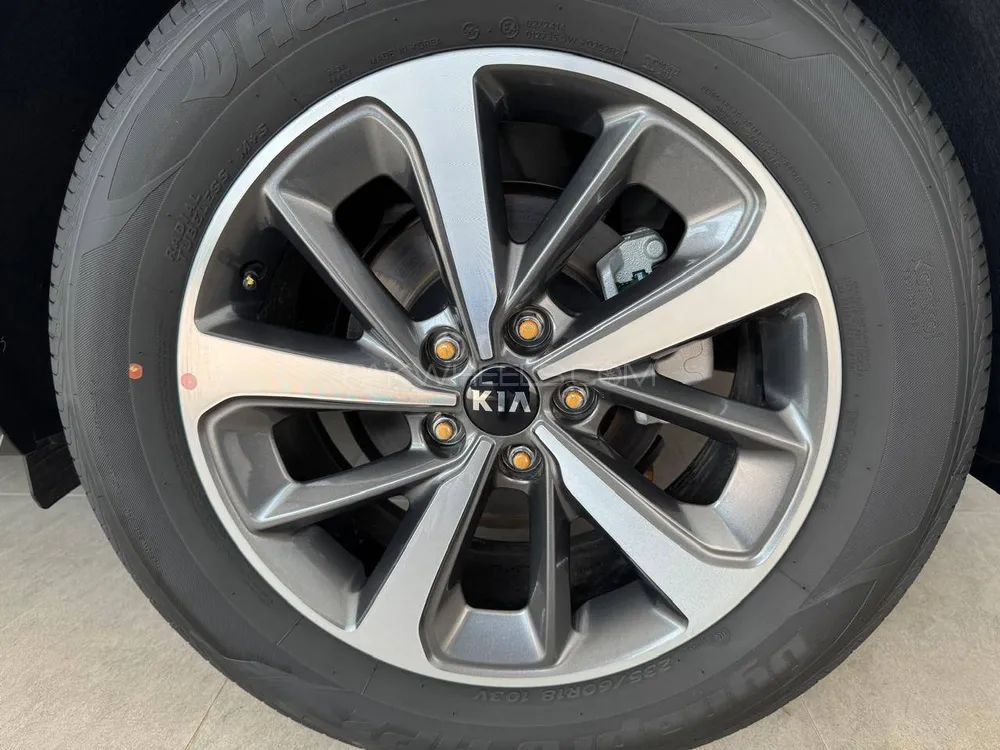 KIA Sorento 2024 for Sale in Sialkot KIA Sorento 2024 for Sale in Sialkot Image-16