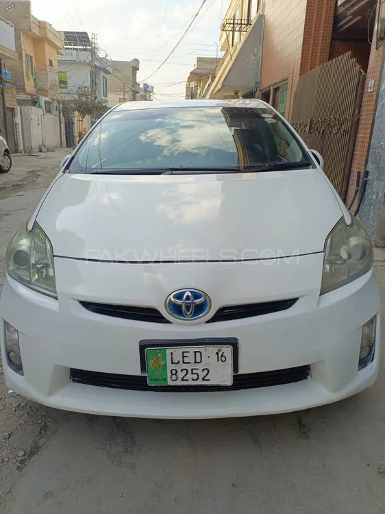 Toyota Prius 2011 for Sale in Islamabad Image-1