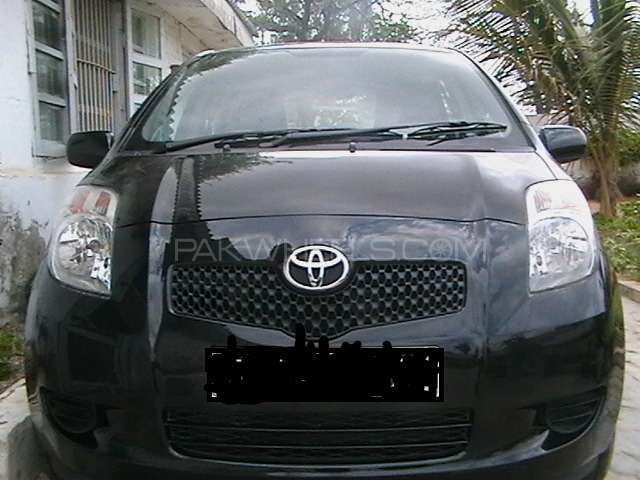 Toyota Yaris 2006 for Sale in Karachi Image-1