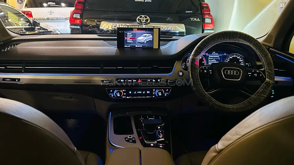 Audi Q7 2018 for Sale in Lahore Audi Q7 2018 for Sale in Lahore Image-19
