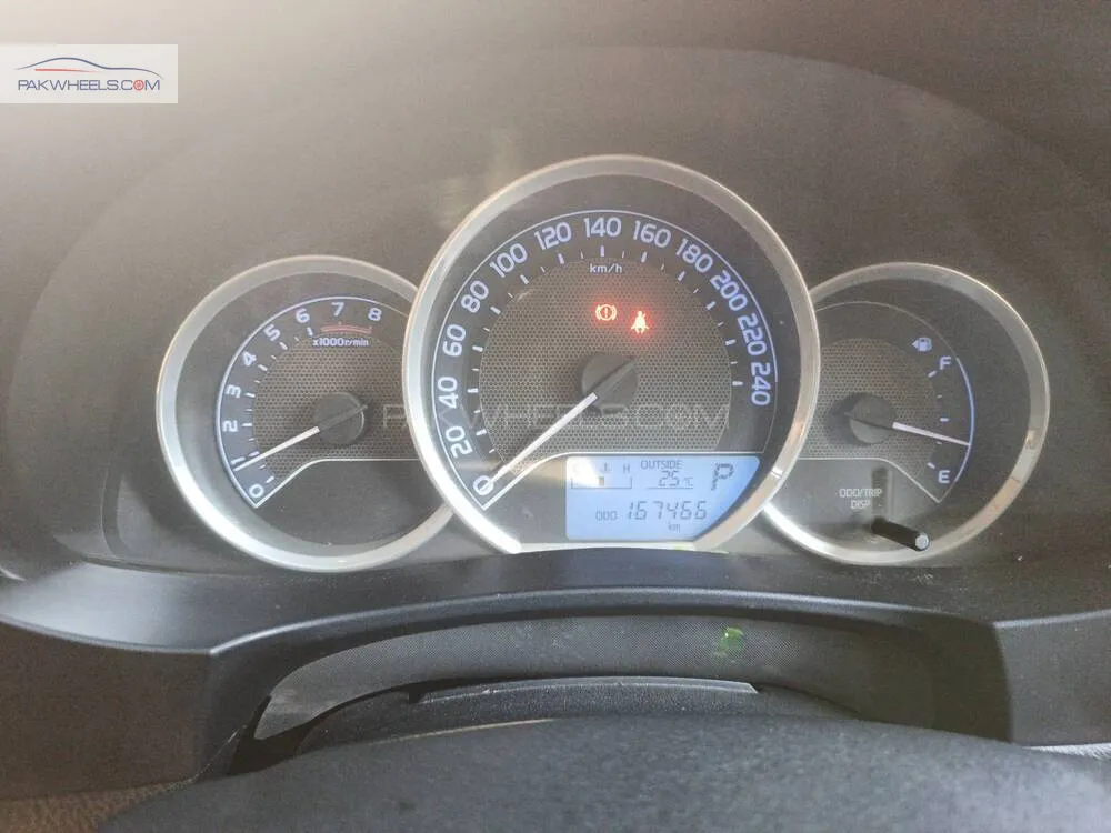 Toyota Corolla 2015 for Sale in Lahore Toyota Corolla 2015 for Sale in Lahore Image-6