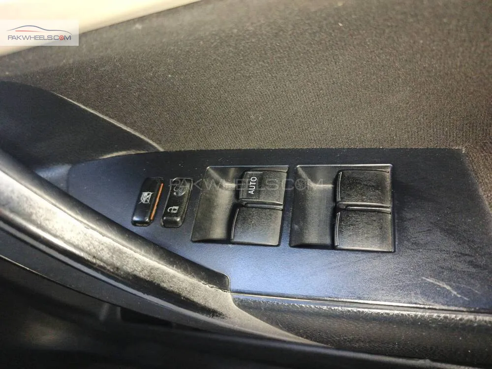 Toyota Corolla 2015 for Sale in Lahore Toyota Corolla 2015 for Sale in Lahore Image-13