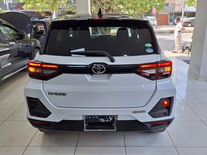 TOYOTA RAIZE Z 
2021 MODEL
4.5 GRADE 
28 K MILEAGE 
BLACK TOP
360 CAMERA
FRESH CLEAR 
FOR MORE DETAILS PLEASE CONTACT