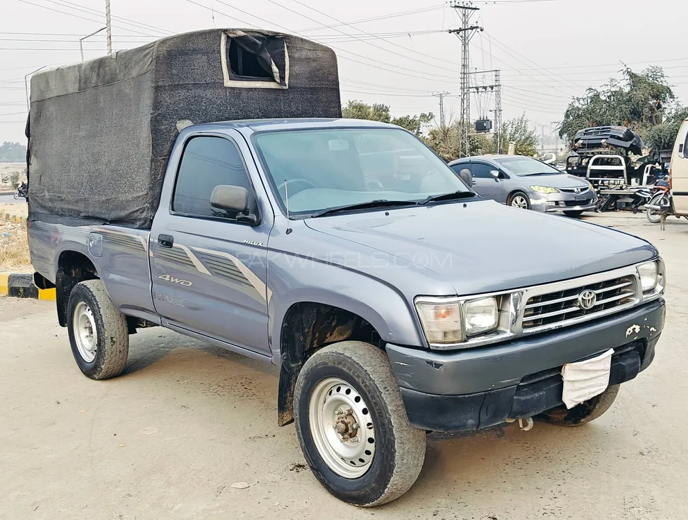 Toyota Hilux 2001 for Sale in Islamabad Image-1