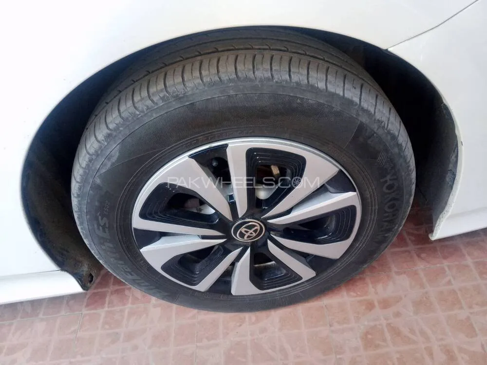 Toyota Prius 2022 for Sale in Lahore Toyota Prius 2022 for Sale in Lahore Image-13