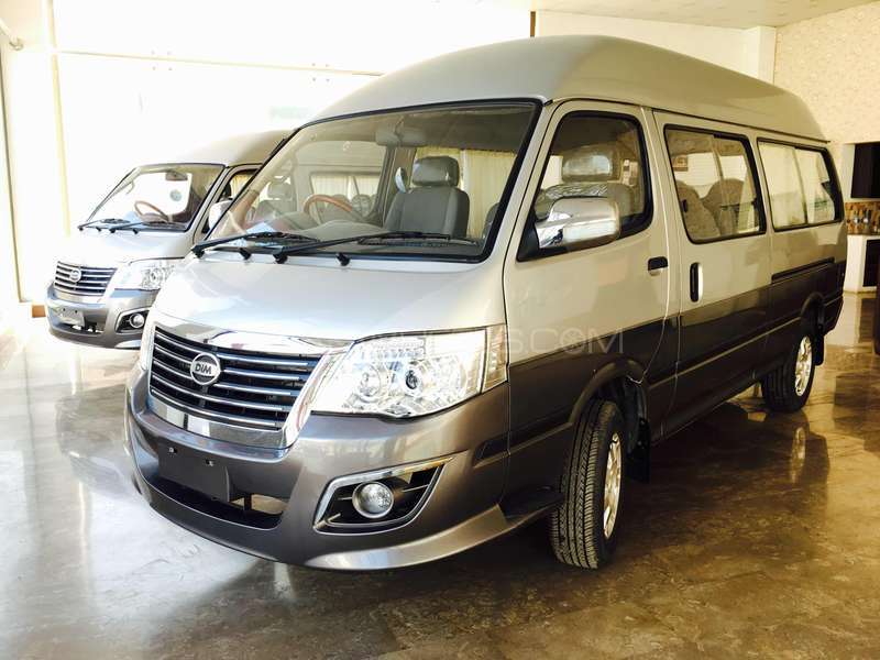 Тойота hiace 2013